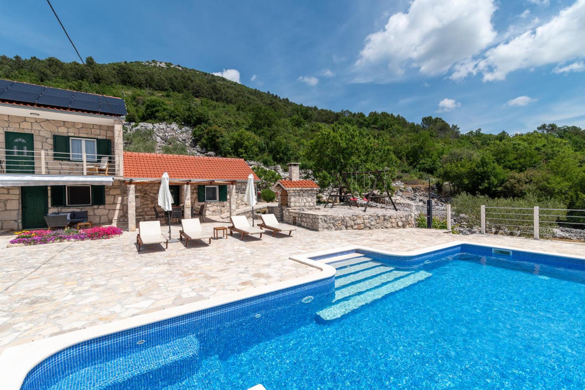 Villa Zuza Bristivica ภายนอก รูปภาพ