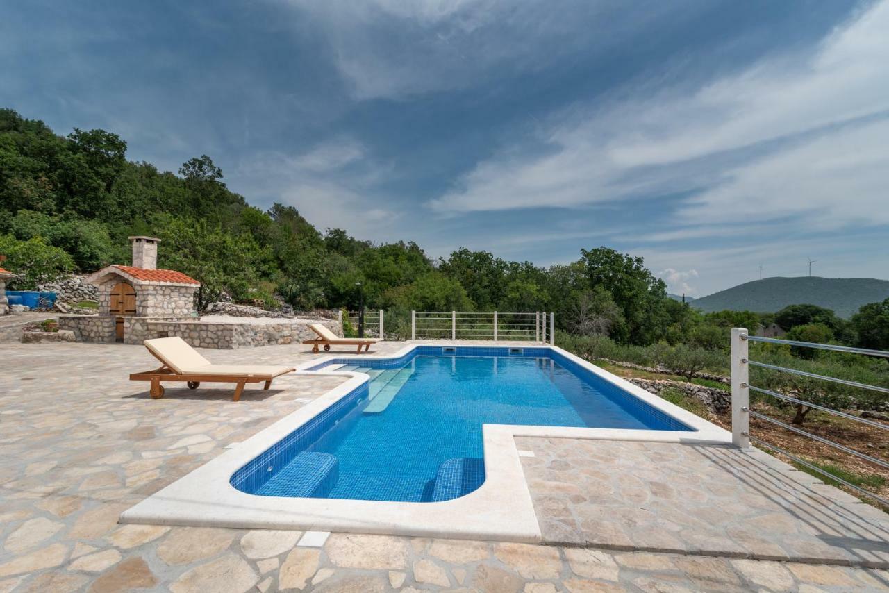 Villa Zuza Bristivica ภายนอก รูปภาพ