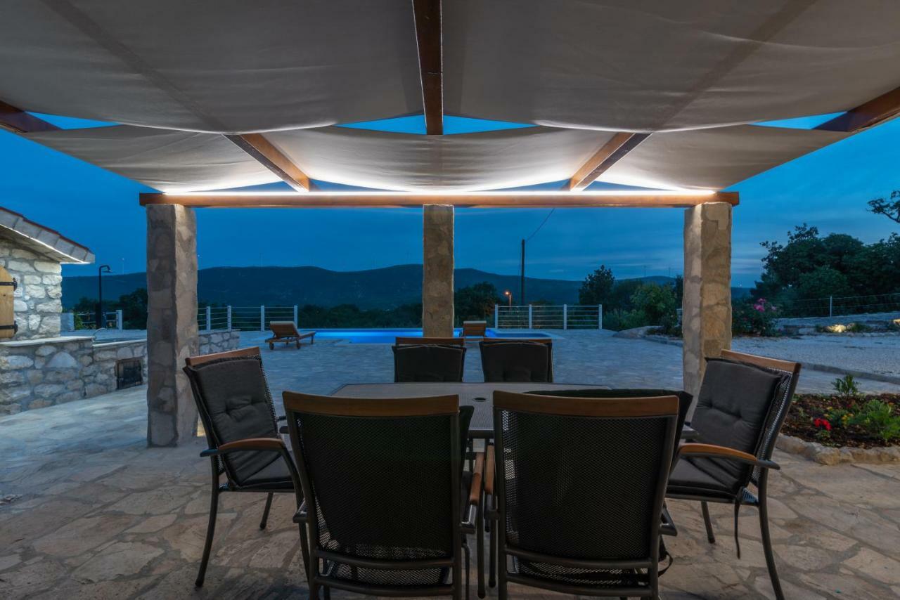 Villa Zuza Bristivica ภายนอก รูปภาพ