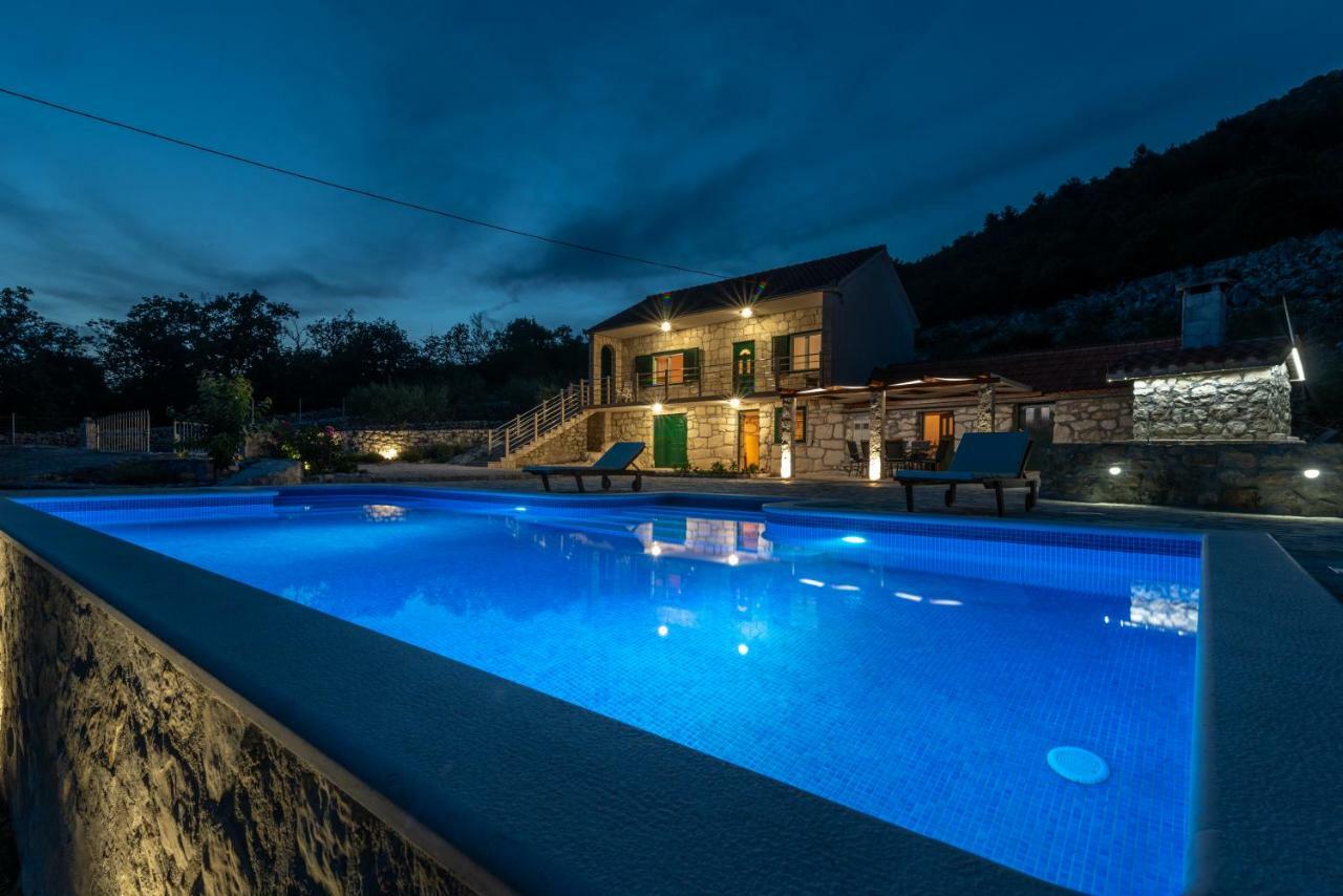 Villa Zuza Bristivica ภายนอก รูปภาพ