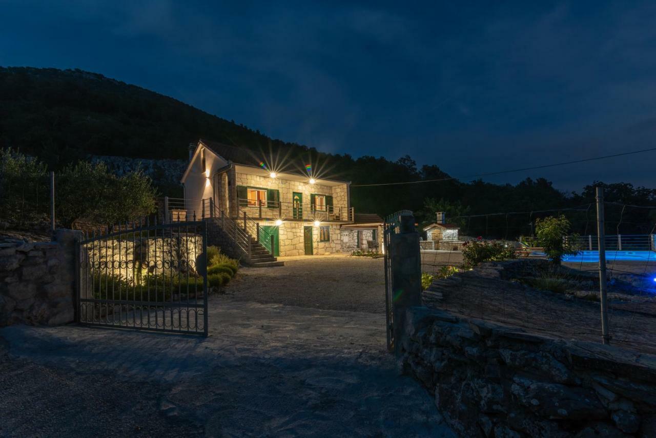 Villa Zuza Bristivica ภายนอก รูปภาพ