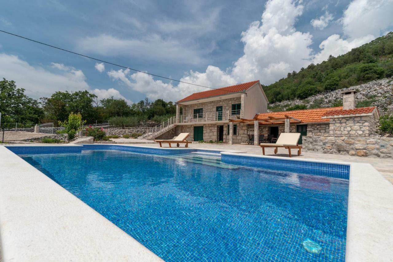 Villa Zuza Bristivica ภายนอก รูปภาพ