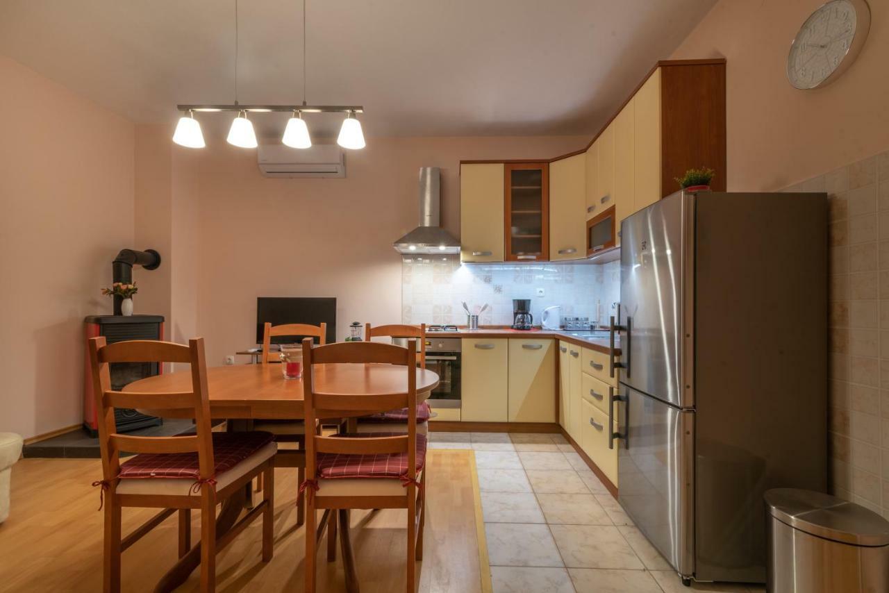 Villa Zuza Bristivica ภายนอก รูปภาพ