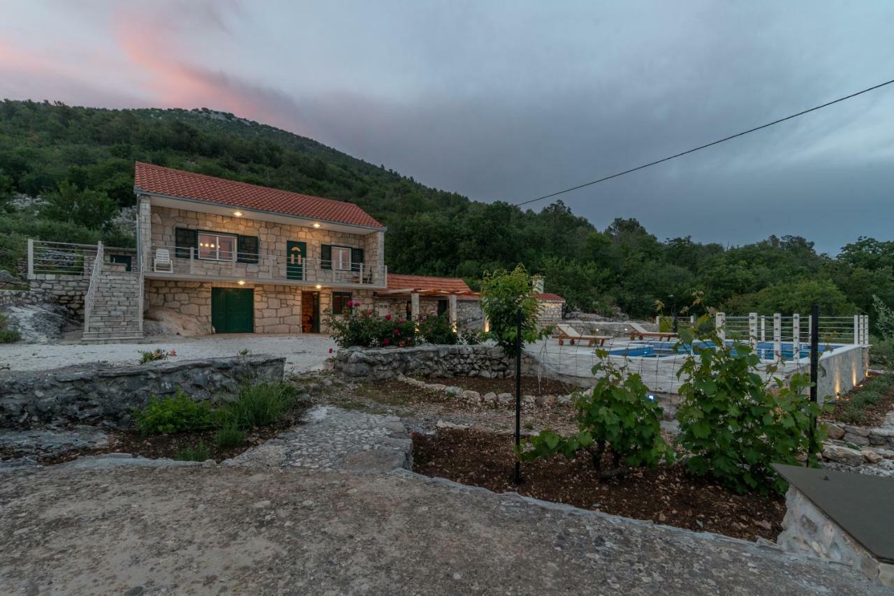 Villa Zuza Bristivica ภายนอก รูปภาพ