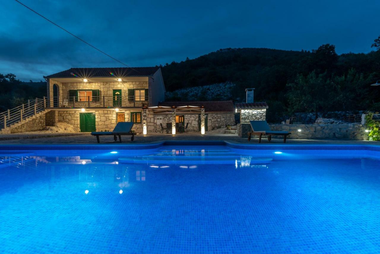 Villa Zuza Bristivica ภายนอก รูปภาพ