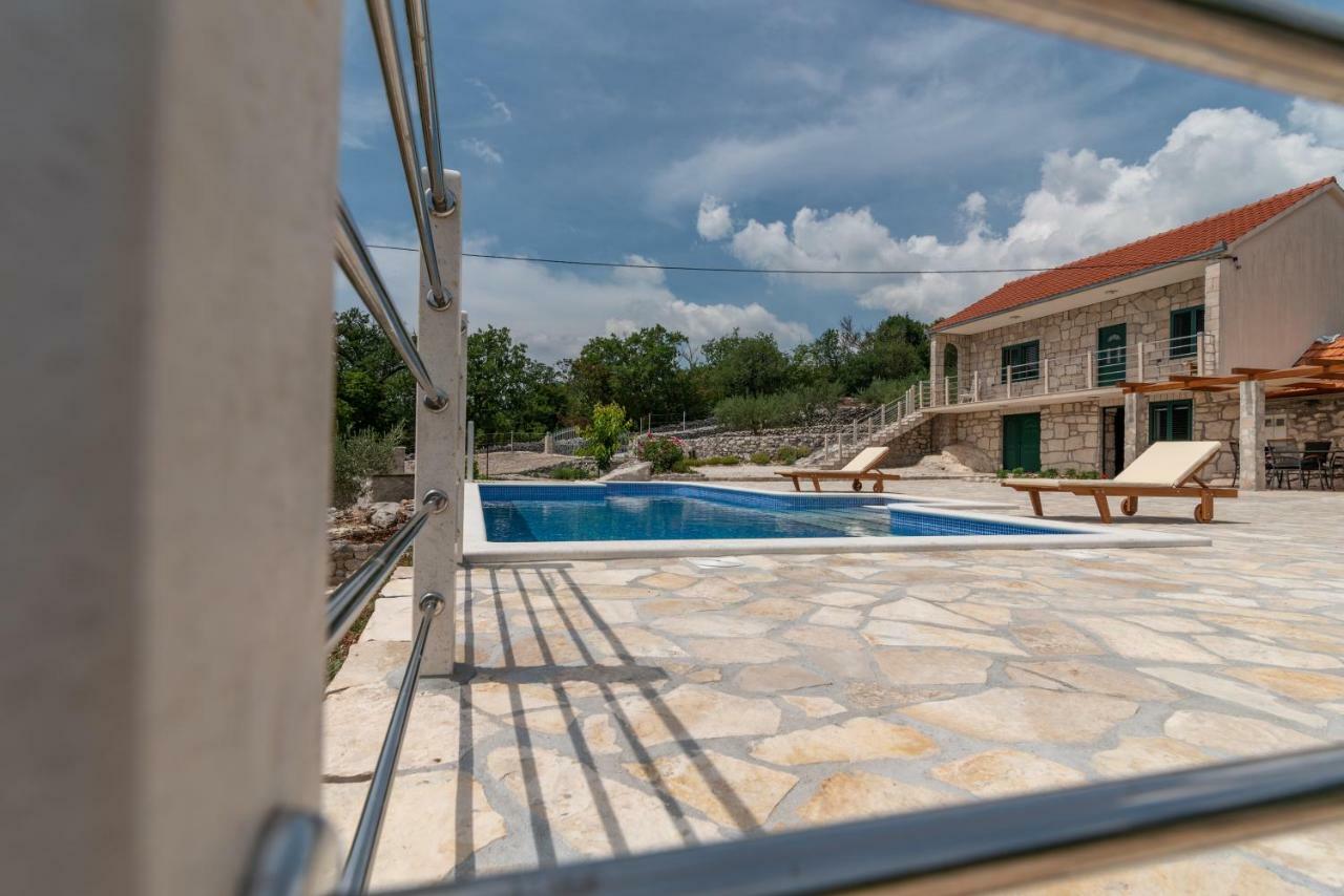 Villa Zuza Bristivica ภายนอก รูปภาพ